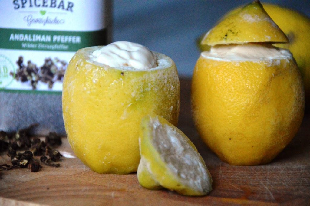 Zitroneneis mit Andaliman Pfeffer - bacon zum steak
