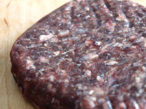 Bison-Burger mit Duroc-Naturbacon von gourmetfleisch.de