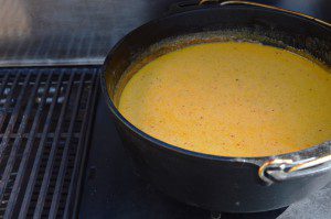 Cheddar-Chipotle-Sauce auf dem Tag des Gartens