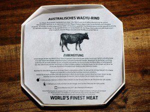 Wagyu-Chili-Cheese-Burger mit Nachos