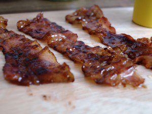 Double Wagyu-Cheeseburger mit Candybacon